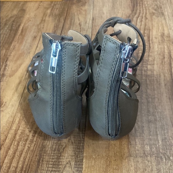 City classified Olive green Strappy gladiator Sandals size 9 - Picture 4 of 10